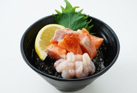 ⑤瀬戸内レモンサーモン丼_丼.jpg