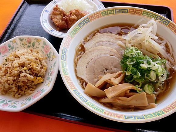 醤油ラーメン半チャーハンセット