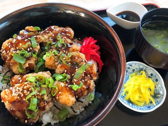 やみつきからあげ丼