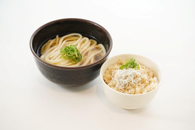 しらす炊き込みご飯うどんセット（温）