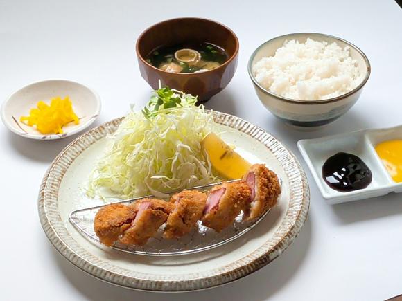 燻製仕立ての鴨かつ定食