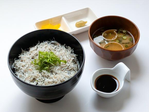瀬戸内海産しらす丼